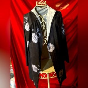 Women’s long sleeve Skull Hoodie